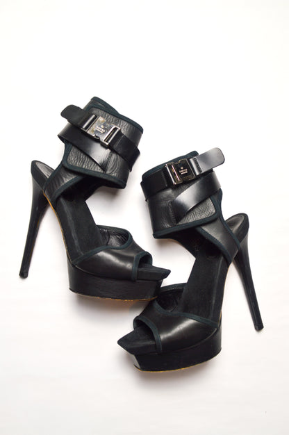 Spring/Summer 2010 Gucci by Frida Giannini Babylon Stiletto Heels